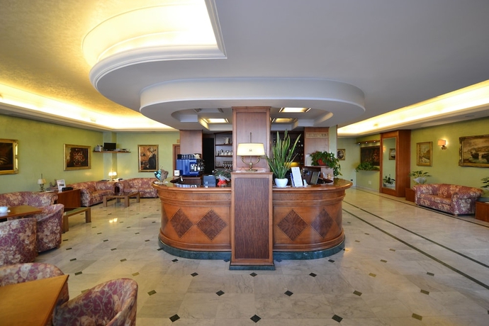 Imagen de los interiores del Hotel Sun, Rubiera. Foto 16