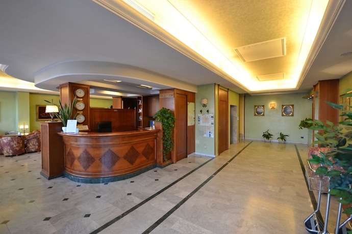Imagen de los interiores del Hotel Sun, Rubiera. Foto 19