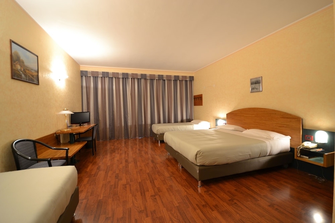 Imagen de la habitación del Hotel Sun, Rubiera. Foto 14