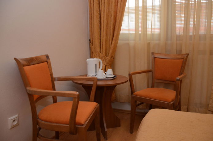 Imagen del bar/restaurante del Hotel Sun, Senec. Foto 1
