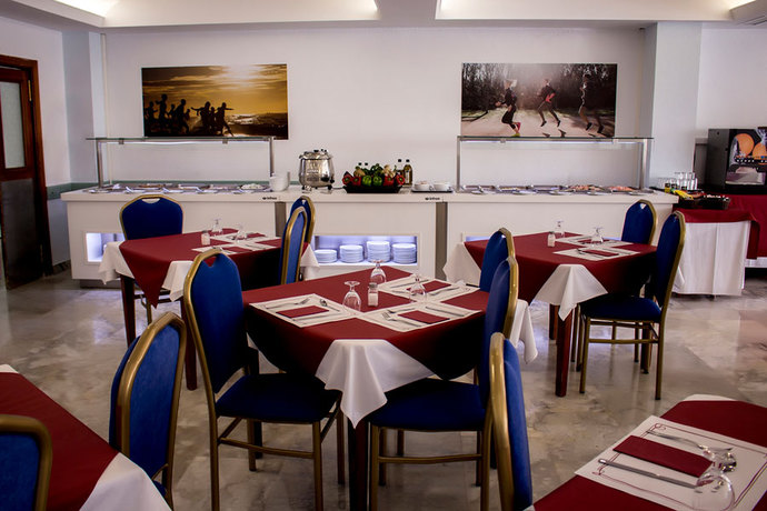 Imagen del bar/restaurante del Hotel Sun Sport. Foto 4