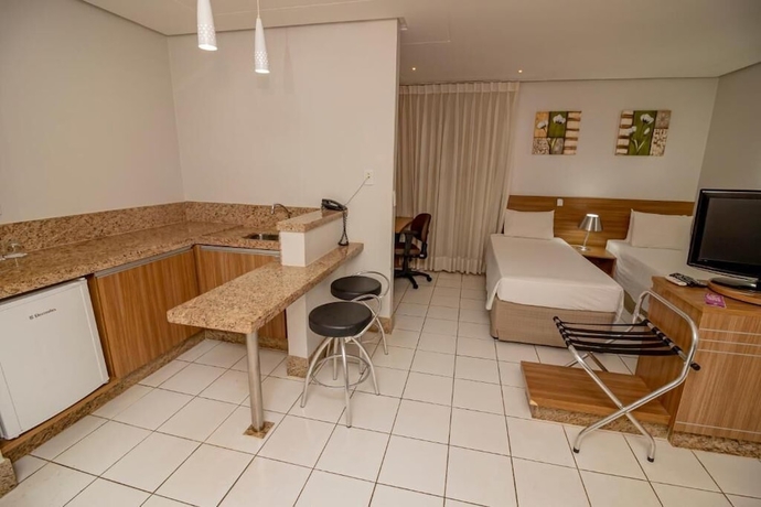 Imagen de la habitación del Hotel Sun Square Suites. Foto 11