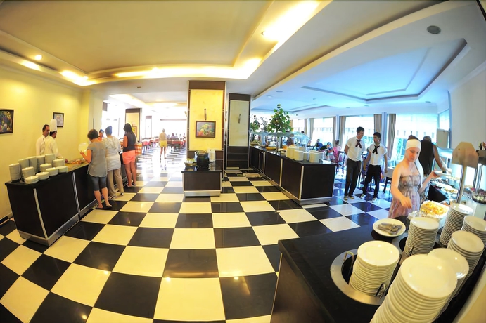 Imagen del bar/restaurante del Hotel Sun Star Beach. Foto 8