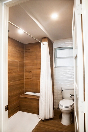 Imagen de la habitación del Hotel Sun Tower and Suites On The Beach. Foto 14