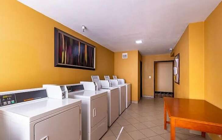 Imagen general del Hotel Sun Valley Suites. Foto 1