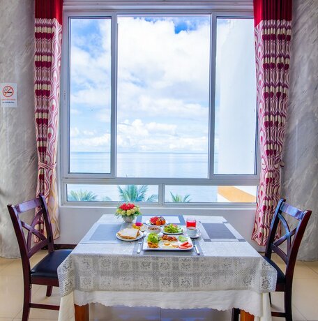 Imagen del bar/restaurante del Hotel Sun Viet Resort Beach and Spa. Foto 15