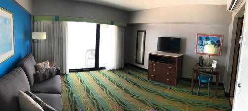 Imagen general del Hotel Sun & Sand Resort Oceanfront Suites. Foto 1