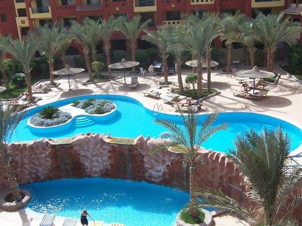 Imagen de la piscina del Hotel Sun and Sea. Foto 7