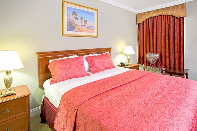 Imagen de la habitación del Hotel Sun and Surf Inn. Foto 4