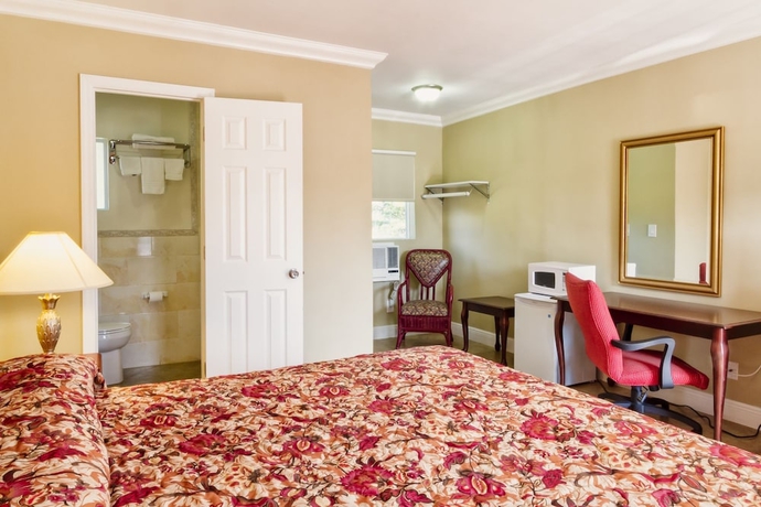 Imagen general del Hotel Sun and Surf Inn. Foto 1