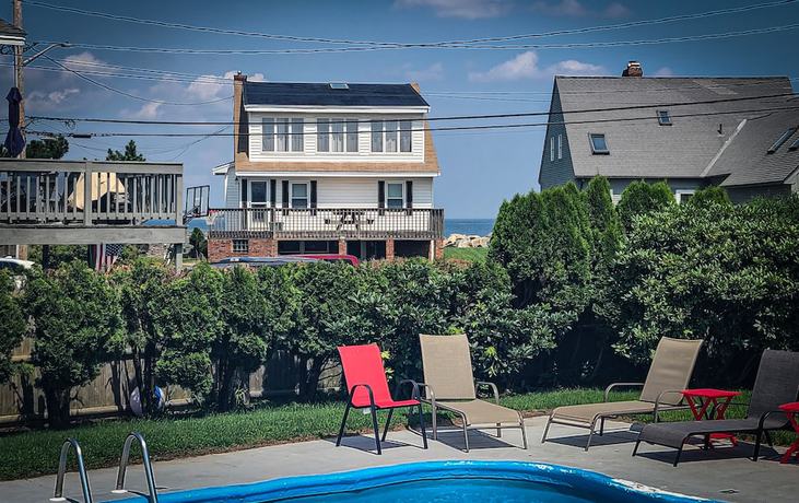 Imagen de la piscina del Hotel Sun and Surf Motel. Foto 16