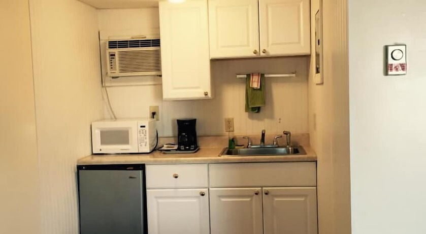 Imagen de la habitación del Hotel Sun and Surf Motel. Foto 11