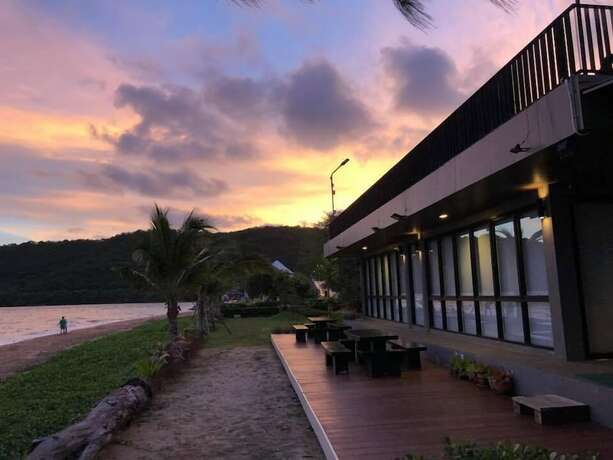 Imagen del bar/restaurante del Hotel Sun at Sea. Foto 2