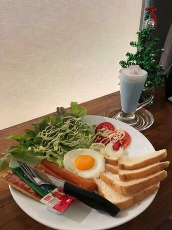 Imagen del bar/restaurante del Hotel Sun at Sea. Foto 4