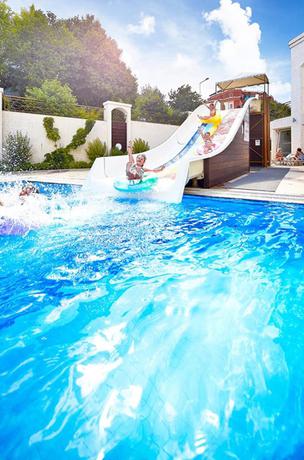Imagen de la piscina del Hotel SunConnect Grand Ideal Premium. Foto 8