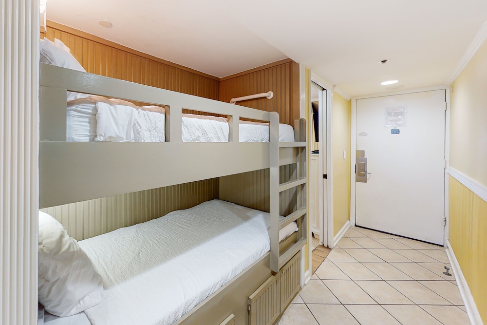 Imagen de la habitación del Hotel SunDestin Beach Resort. Foto 3