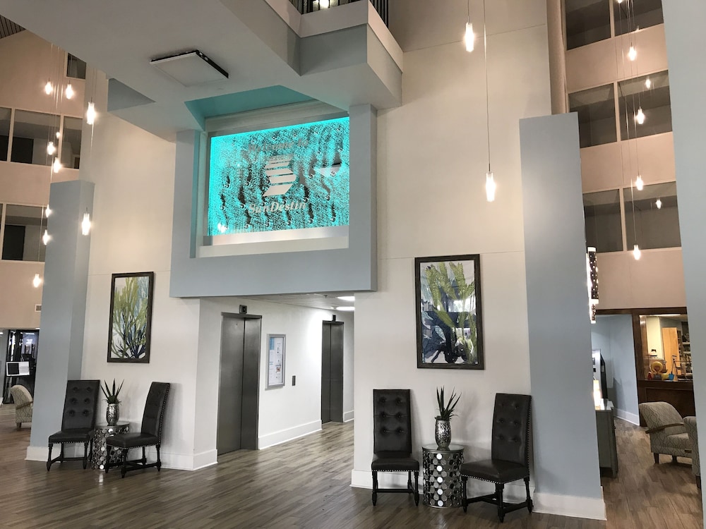 Imagen de los interiores del Hotel SunDestin Beach Resort. Foto 15
