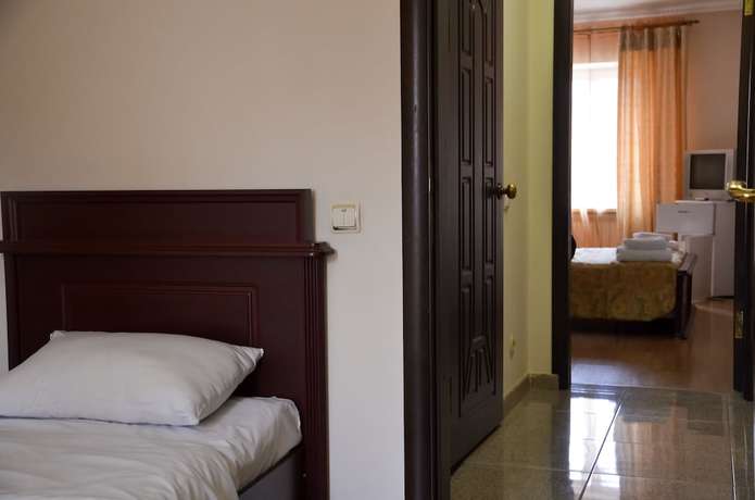 Imagen de la habitación del Hotel SunHotel. Foto 7