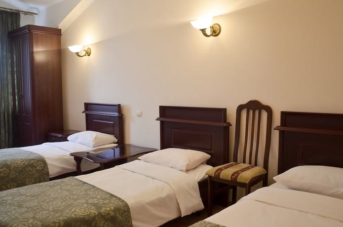 Imagen de la habitación del Hotel SunHotel. Foto 16