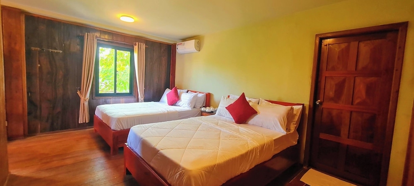 Imagen de la habitación del Hotel SunandRoots Lodge Restaurant and Bar. Foto 11