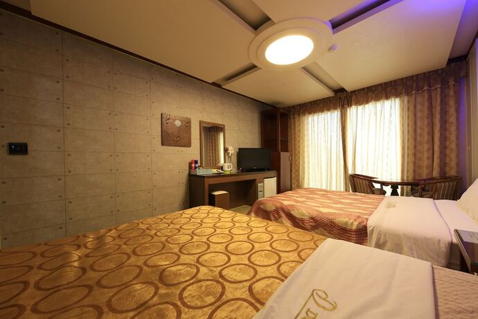 Imagen de la habitación del Hotel Sunbeach. Foto 15