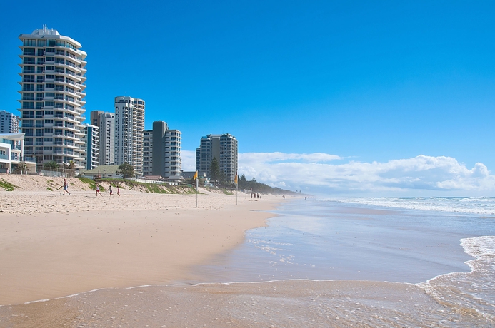 Imagen de los exteriores del Hotel Sunbird Beach Resort. Foto 11