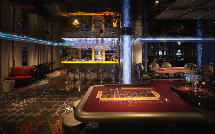 Imagen de los interiores del Hotel Sunborn Gibraltar. Foto 8