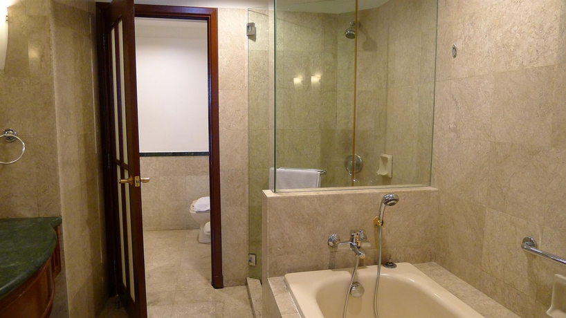 Imagen de la habitación del Hotel Sunbow Residency. Foto 12