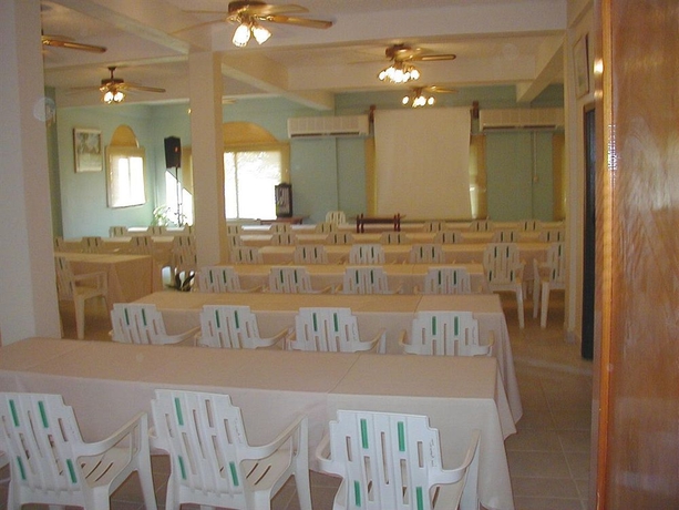 Imagen de los interiores del Hotel Sunbreeze. Foto 13