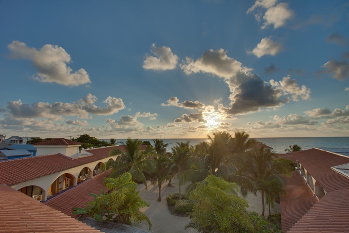 Imagen de los exteriores del Hotel Sunbreeze. Foto 11