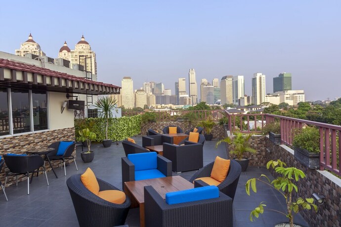 Imagen del bar/restaurante del Hotel Sunbreeze Senayan. Foto 15