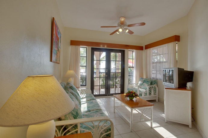 Imagen de los interiores del Hotel Sunbreeze Suites. Foto 13