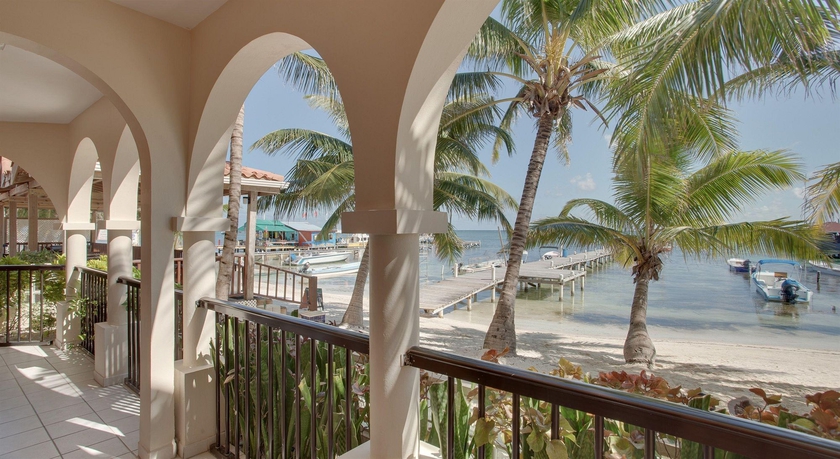 Imagen de la habitación del Hotel Sunbreeze Suites. Foto 7