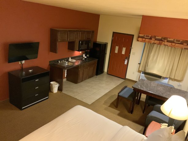 Imagen de la habitación del Hotel Sunbridge Inn and Suites. Foto 4