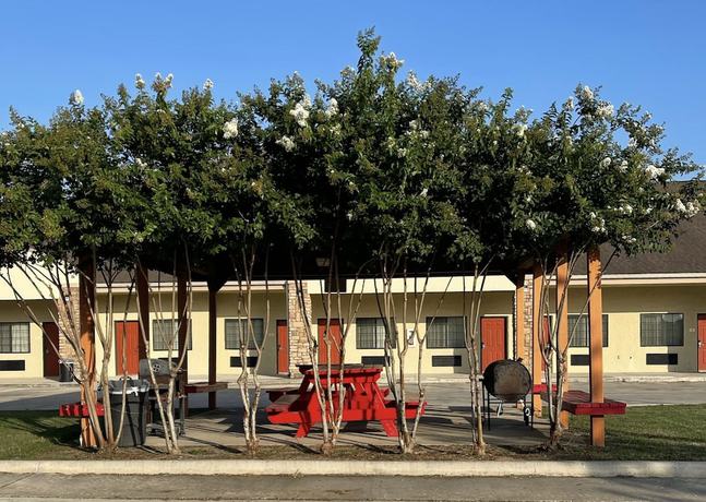 Imagen de la habitación del Hotel Sunbridge Inn and Suites. Foto 8