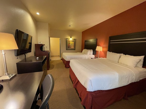 Imagen de la habitación del Hotel Sunbridge Inn and Suites. Foto 9