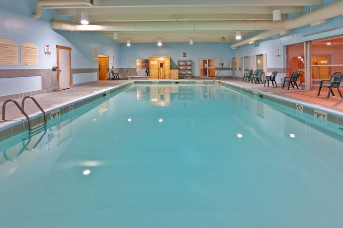 Imagen de la piscina del Hotel Sunbridge & Conference Centre. Foto 15