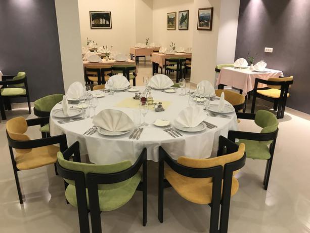 Imagen del bar/restaurante del Hotel Sunce, Neum. Foto 4