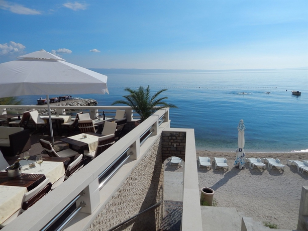 Imagen del bar/restaurante del Hotel Sunce, Podstrana. Foto 4