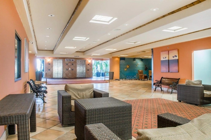 Imagen de los interiores del Hotel Sunchase Inn and Suites. Foto 19