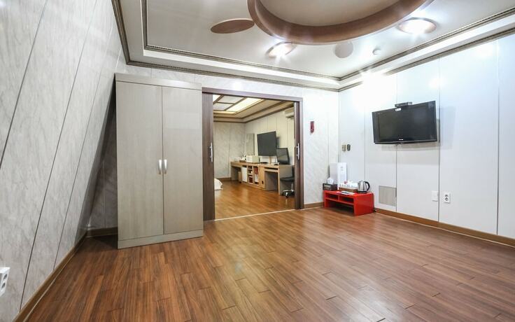 Imagen de la habitación del Hotel Suncheon Bali. Foto 15