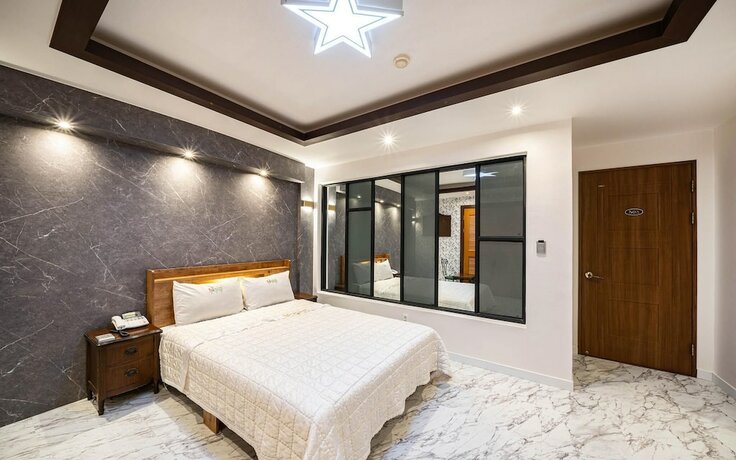 Imagen de la habitación del Hotel Suncheon Feel. Foto 13