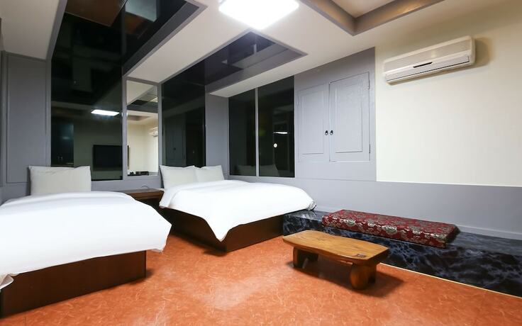 Imagen de la habitación del Hotel Suncheon Juliet. Foto 19