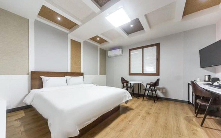 Imagen de la habitación del Hotel Suncheon Romeo. Foto 18