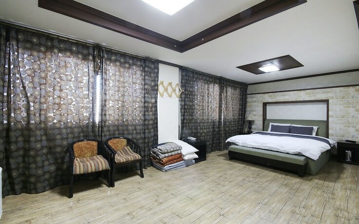 Imagen de la habitación del Hotel Suncheon Samoa. Foto 16