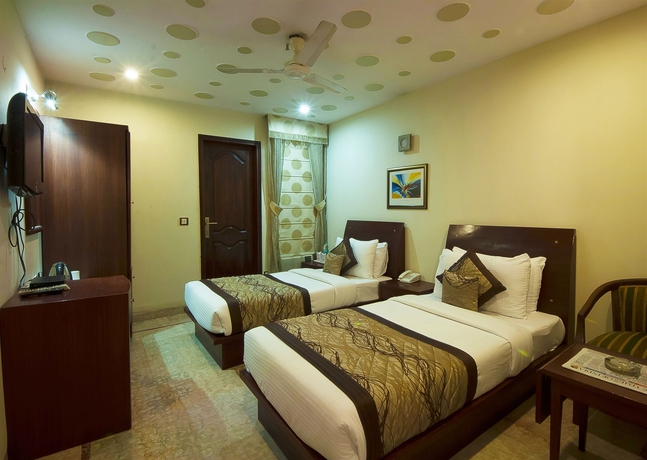 Imagen de la habitación del Hotel Suncity. Foto 12