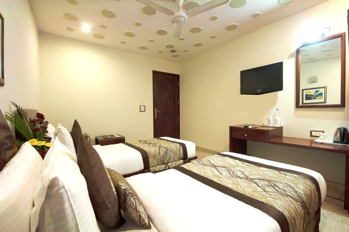 Imagen de la habitación del Hotel Suncity. Foto 13