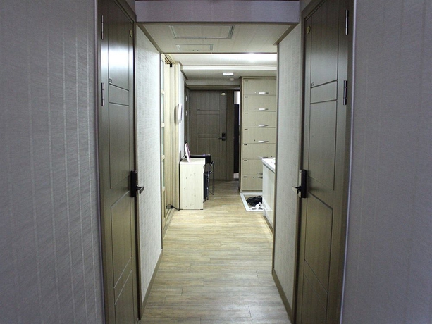 Imagen de los interiores del Hotel Suncity Guest House. Foto 15