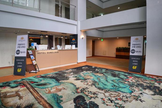 Imagen de los interiores del Hotel Suncloud. Foto 5