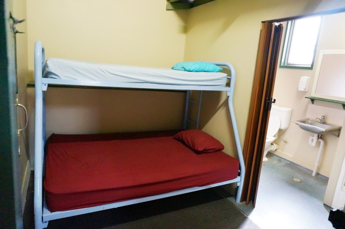 Imagen de la habitación del Hotel Sundancer Backpackers Resort. Foto 11